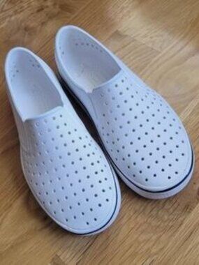 NATIVE white shoes size 8 women's or 6 mens